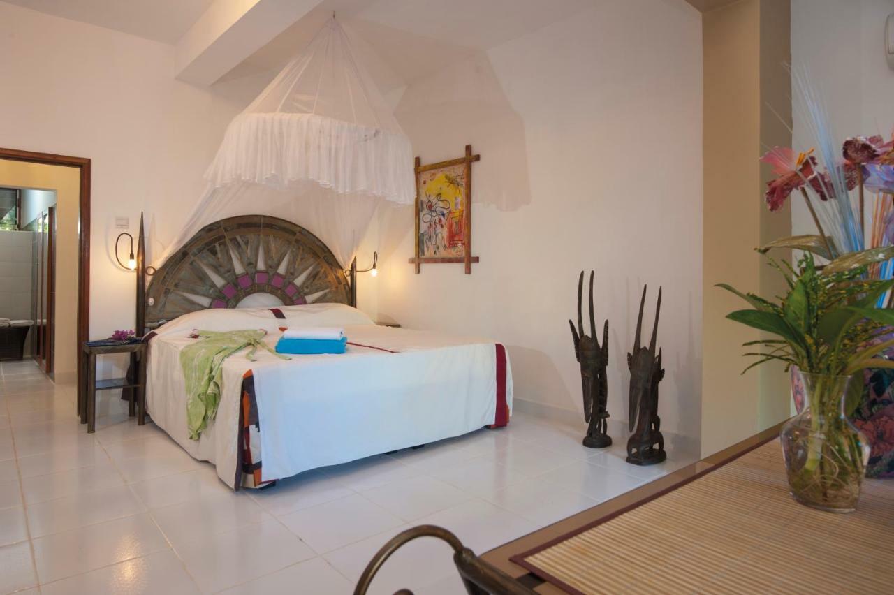Ngala Lodge Fajara ภายนอก รูปภาพ
